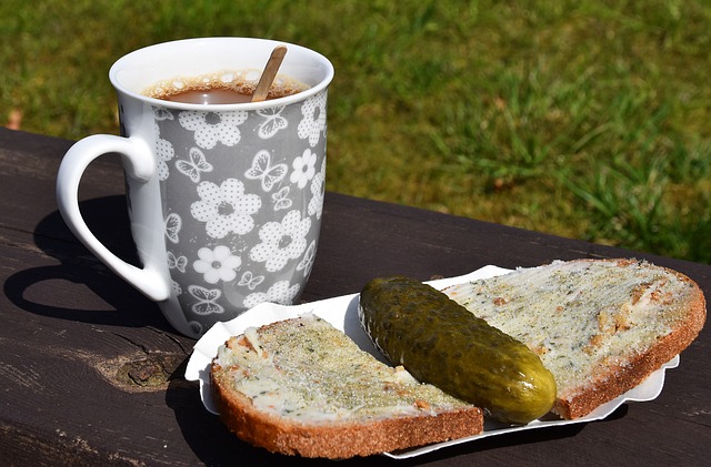 而另一边 而另一边